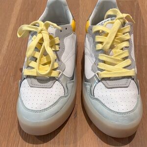 Oncept phoenix sneakers, women’s 6.5 US